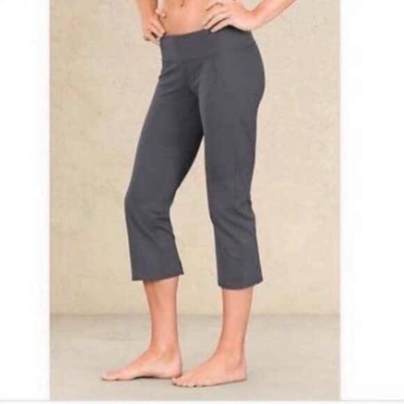 Athleta Power Ananda Split hem Visit gray capri leggings in medium - Picture 1 of 7